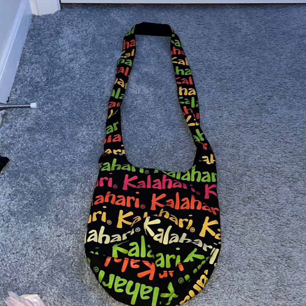 Selling a cute purse from kalahari